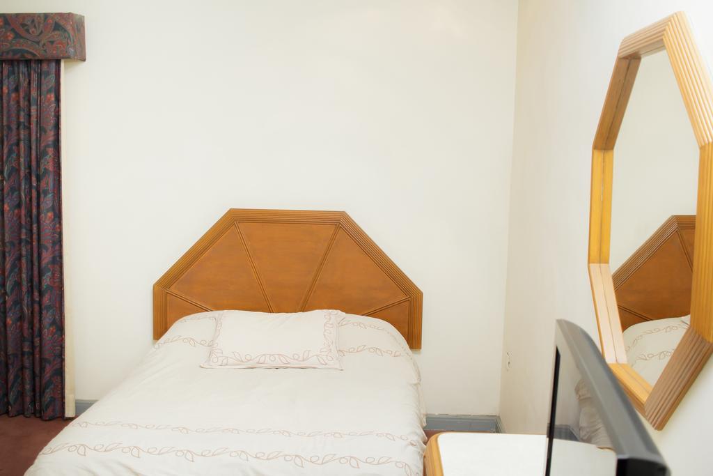 Guidi Hotell Linares Eksteriør bilde