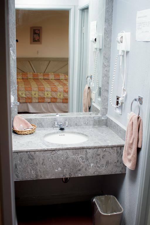 Guidi Hotell Linares Eksteriør bilde
