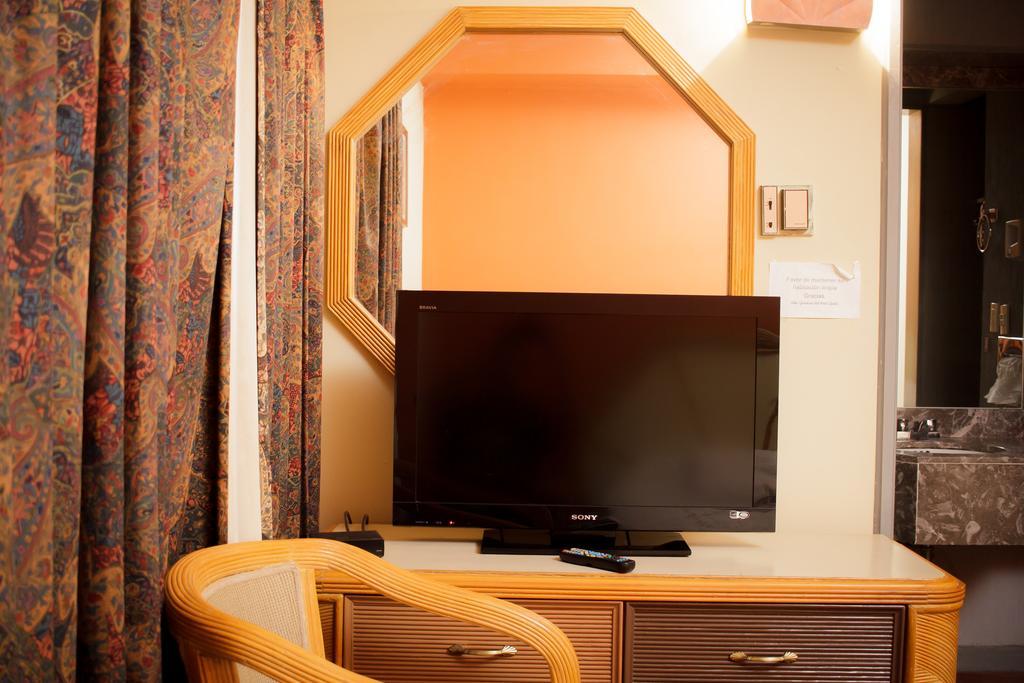 Guidi Hotell Linares Eksteriør bilde
