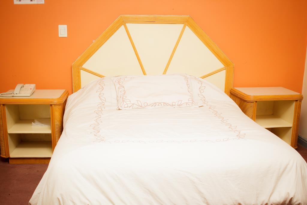 Guidi Hotell Linares Eksteriør bilde